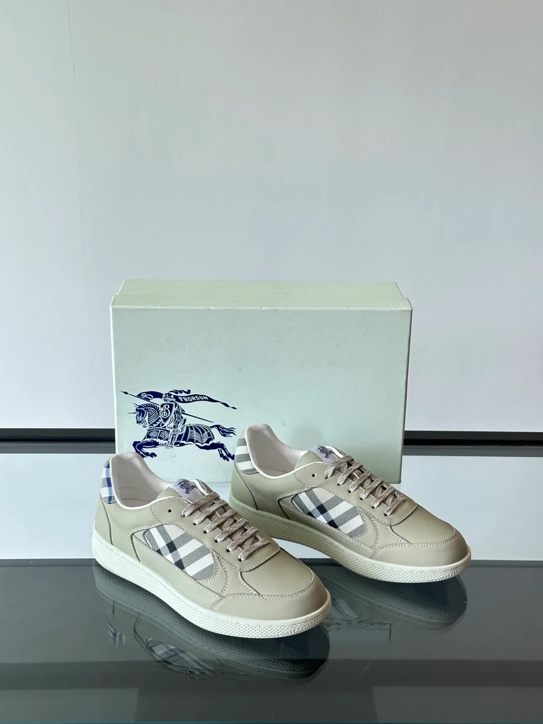 Men's shoes 💰p420 "Burberr＊" men's classic low-top sneakers, reinterpreted with Vintage retro plaid cotton and cowhide materials, decorated with a new brand logo. First-layer sheepskin lining, embossed Burberry lettering logo on the heel, T men's shoes 💰pU original outsole! Code number 38-44 (45 customized)